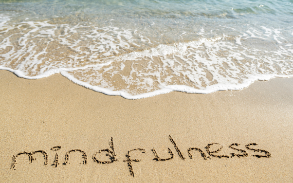 Mindfulness in the Digital Age ฝึกสติในโลกออนไลน์…เคล็ดลับธรรมะสู่ความสงบ